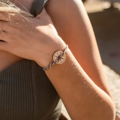 Bracelet Bois Résine, Marron et Blanc, Rose Des Vents