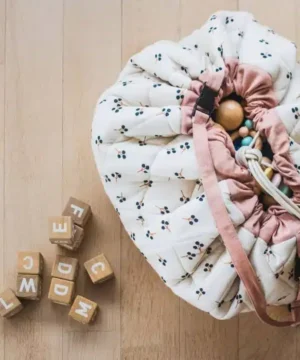 Tapis de Jeu et Sac de Rangement Après la Pluie