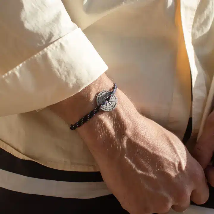 Bracelet Vieilli Cyclone Bleu marine moucheté bleu blanc rouge, Rose des Vents