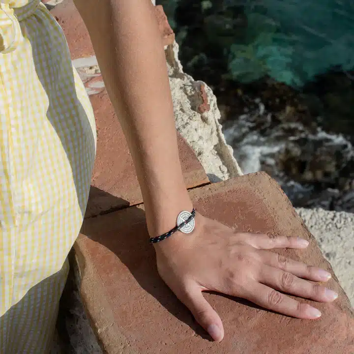 Bracelet Vieilli Cyclone Bleu marine moucheté bleu blanc rouge, Rose des Vents