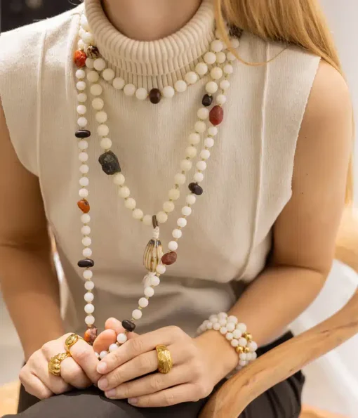 Collier Edna, Zag