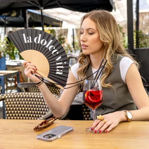 Éventail “La dolce vita”, Fisura