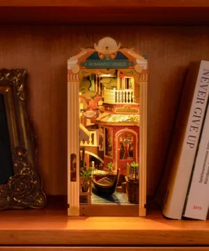 Book Nook Venise, ROBOTIME