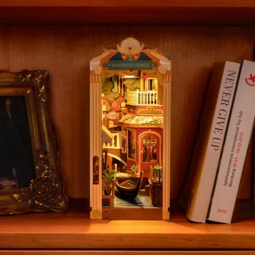 Book Nook Venise, ROBOTIME