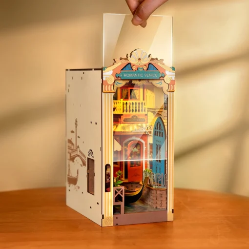 Book Nook Venise, ROBOTIME