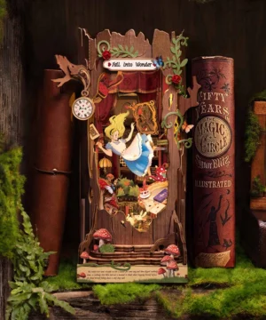 Book Nook Alice au pays des merveilles, ROBOTIME