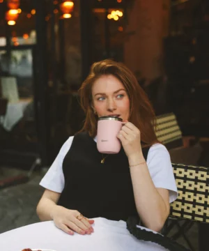 Alternative view of Mug Isotherme rose en Inox Recyclé – Pratique, durable et stylé