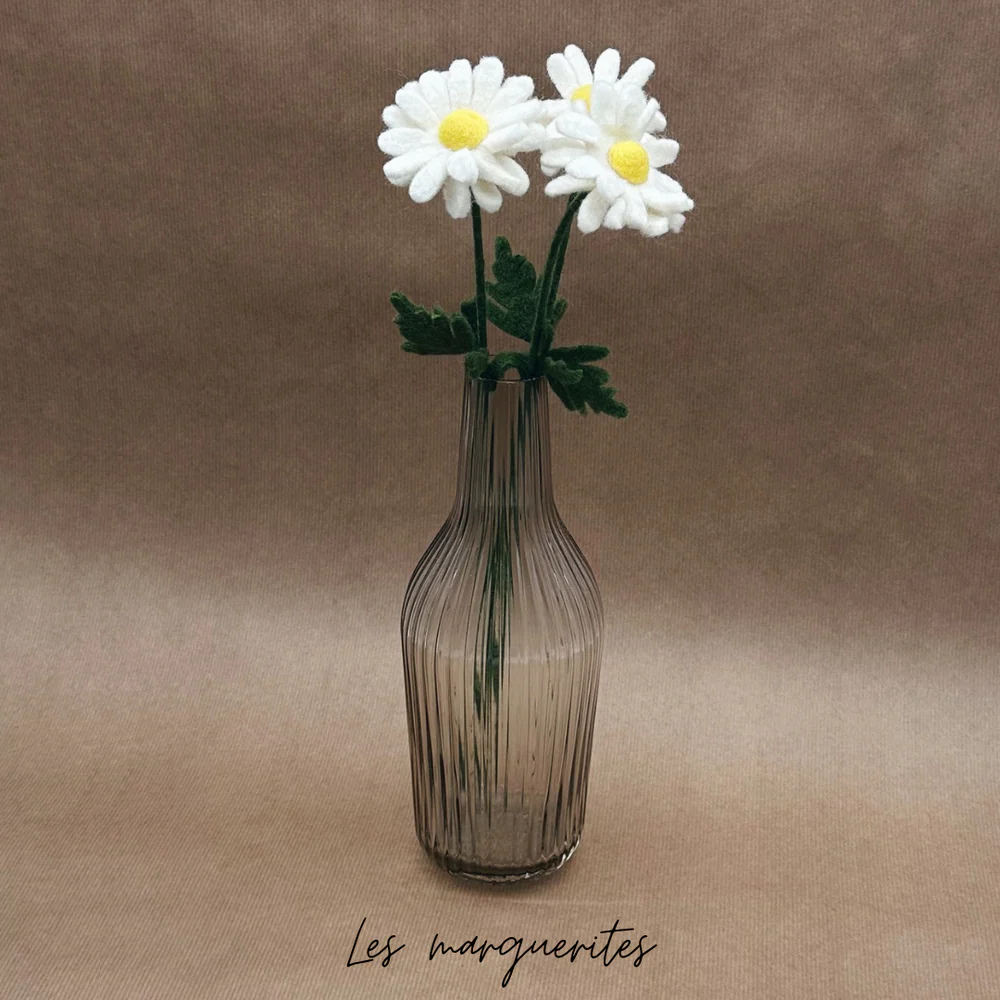 Branche de marguerite en feutrine – New Heidi