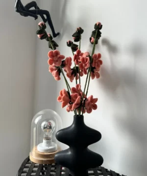 Alternative view of Branche de fleurs de pêcher en feutrine – New Heidi