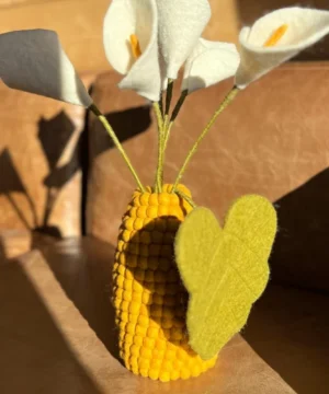 Alternative view of Feuille d’arum en feutrine artisanale – New Heidi