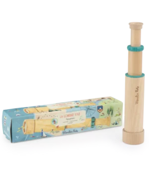 Alternative view of Longue Vue – Explorez le monde de près, Moulin Roty