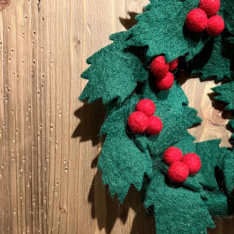 Petite Couronne de Noël avec Houx en Feutrine 20 cm, New Heidi – Image 2