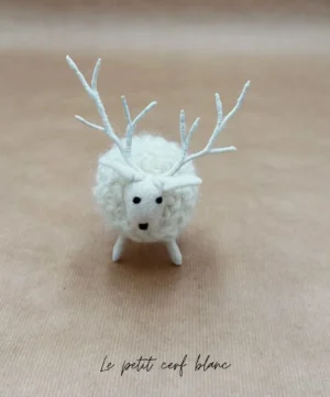 Petit Cerf Blanc Boule Décoratif en Laine Feutrée 7,5 cm, New Heidi
