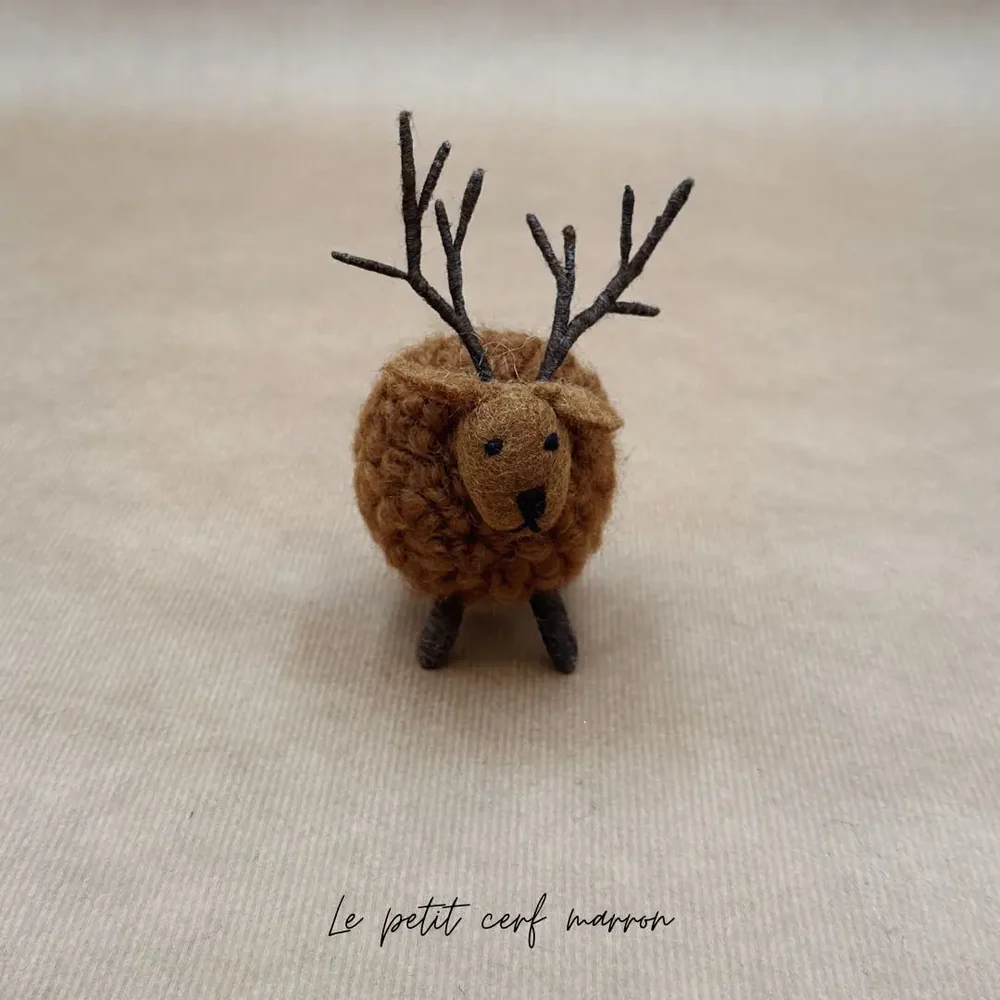 Petit Cerf Marron Boule Décoratif en Laine Feutrée 7,5 cm, New Heidi