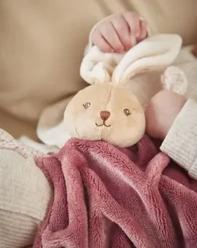 Doudou Lapin Bordeaux 24 cm, Kaloo – Image 3