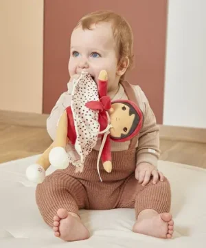 Poupée en Tissu Émilie 32 cm, Kaloo – Image 3