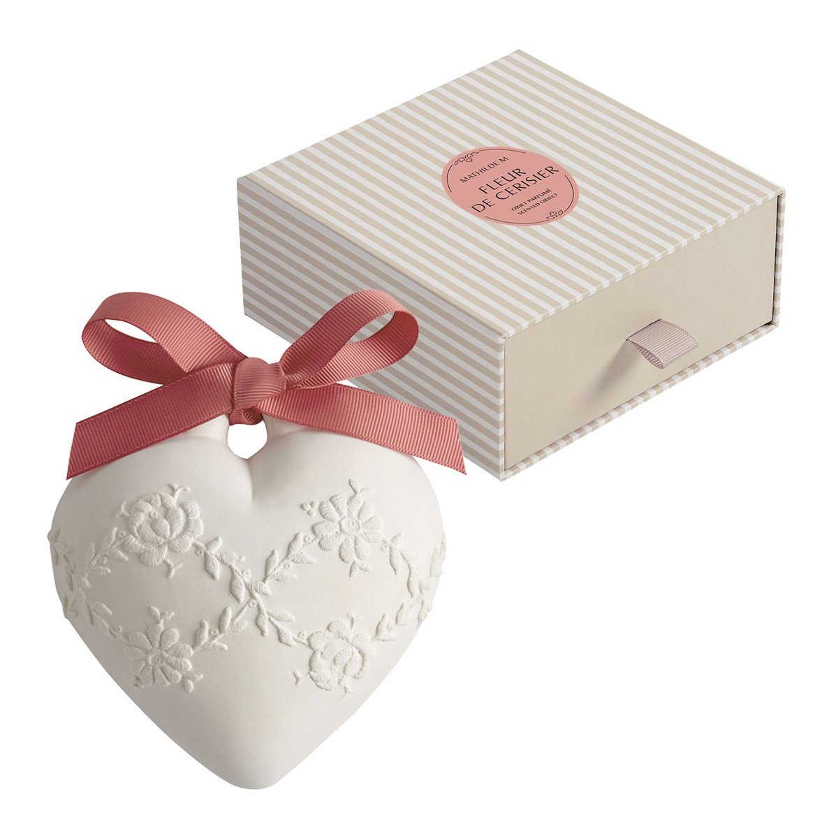 Décor parfumé Grand Cœur Brodé – Fleur de Cerisier, Mathilde M.